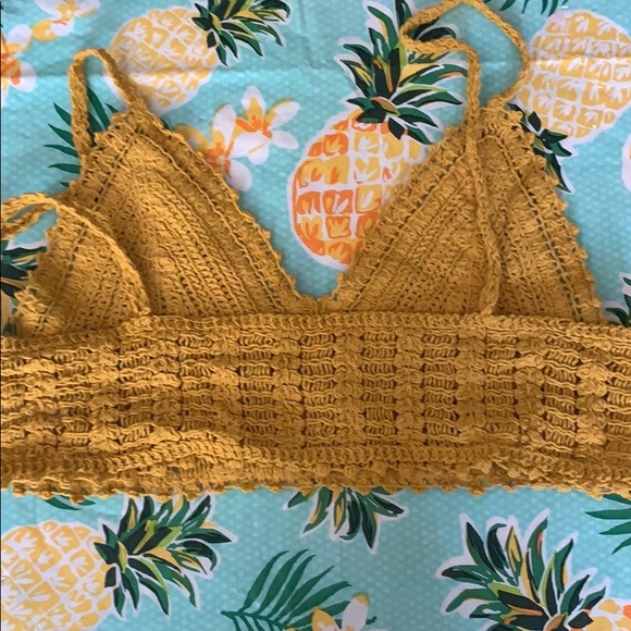 cute yellow top - Picture 2 of 2